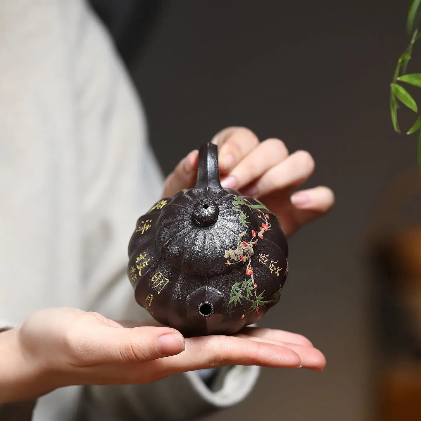 Jin Wen Wen Dan 160cc - Yixing Handmade Teapot 江苏宜兴