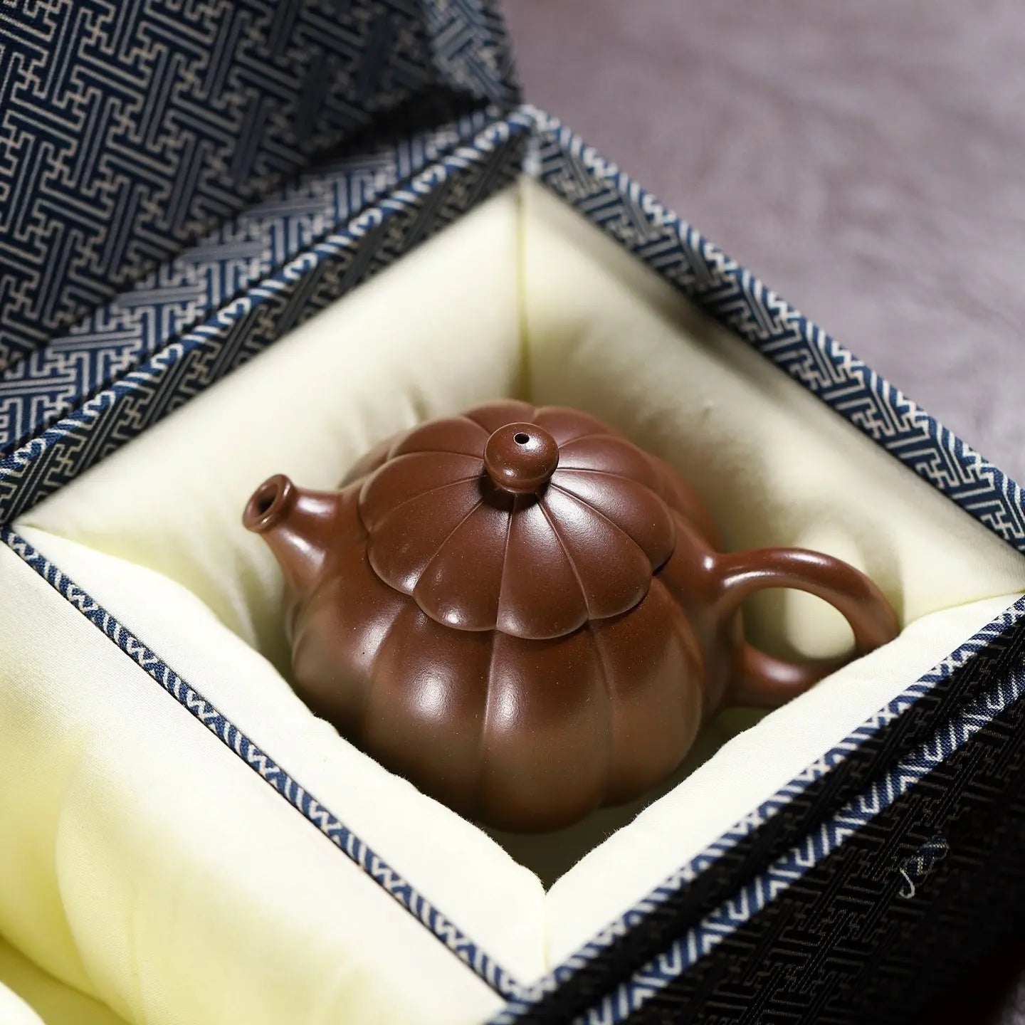 Jin Wen Xi Shi 160cc - Yixing Handmade Teapot 江苏宜兴