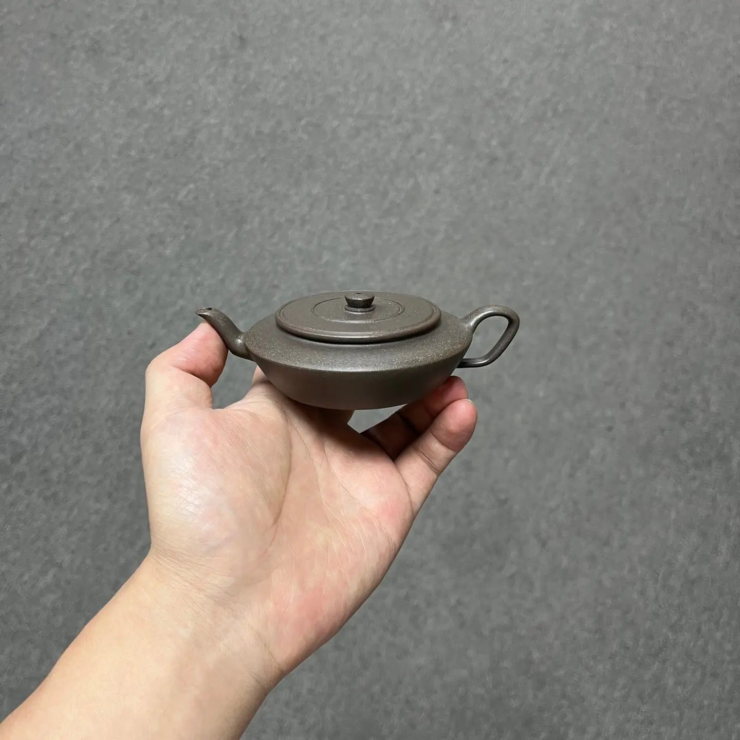 Jing He 120cc - Yixing Handmade Teapot 江苏宜兴
