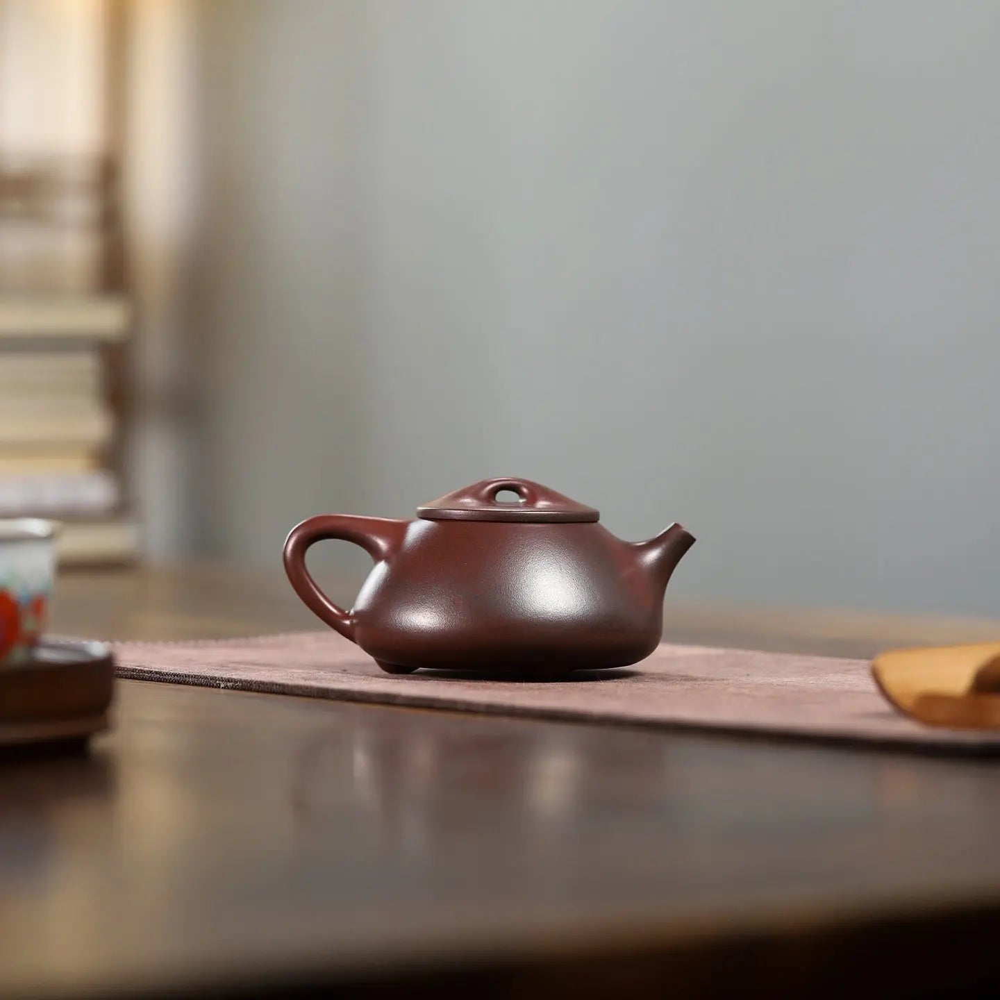 Jing Zhou Shi Piao 200cc - Yixing Handmade Teapot 江苏宜兴