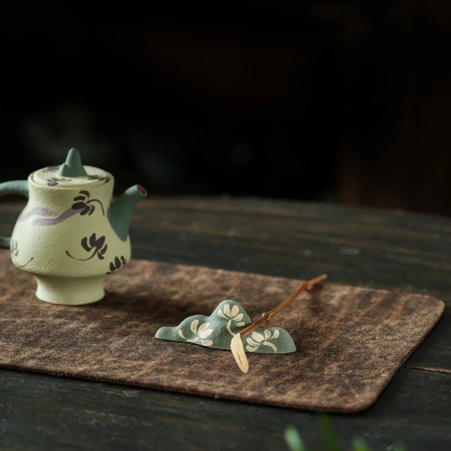 Jiu Se Lu 175cc - Yixing Handmade Teapot 江苏宜兴