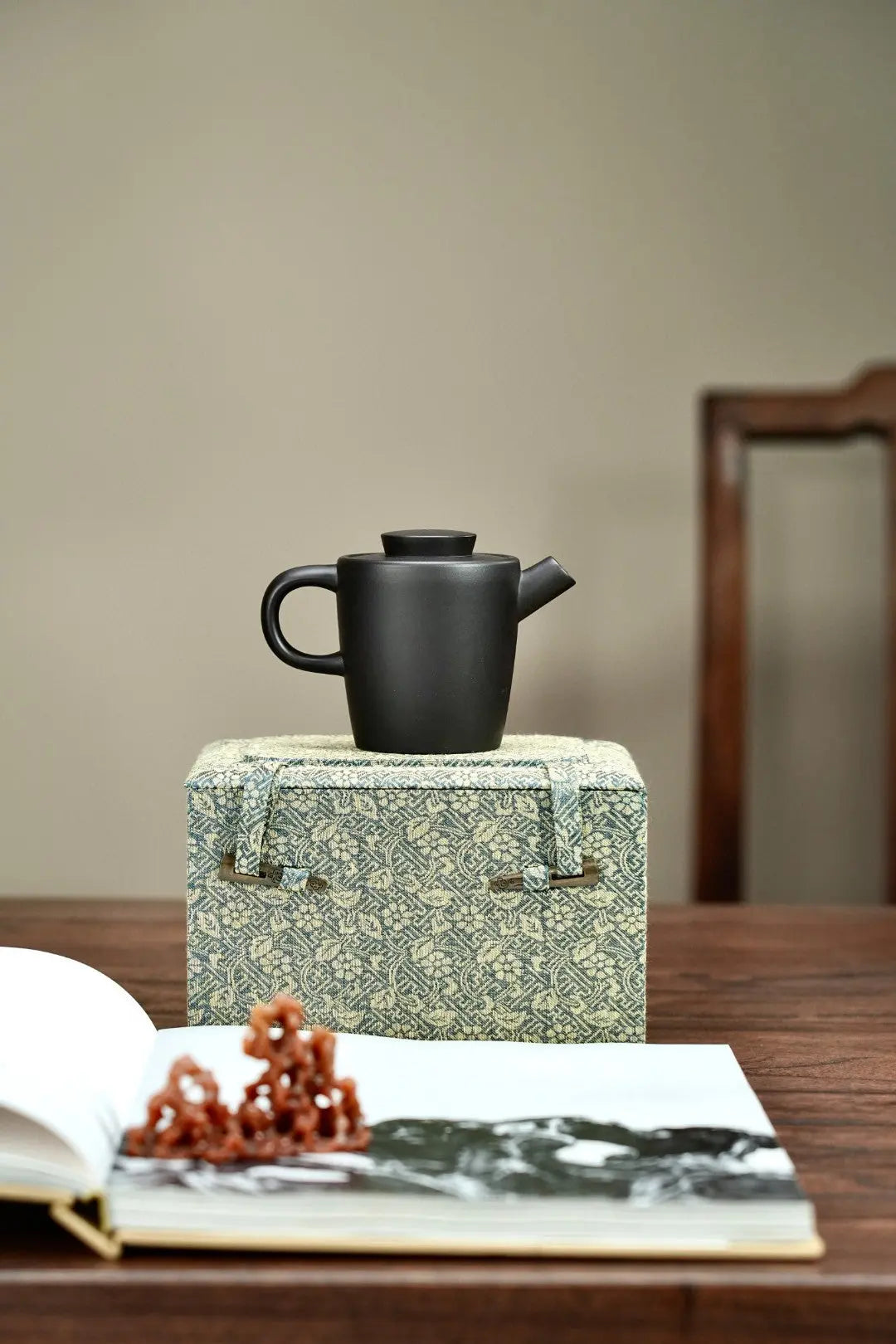 Ju Lun 180cc - Yixing Handmade Teapot 江苏宜兴