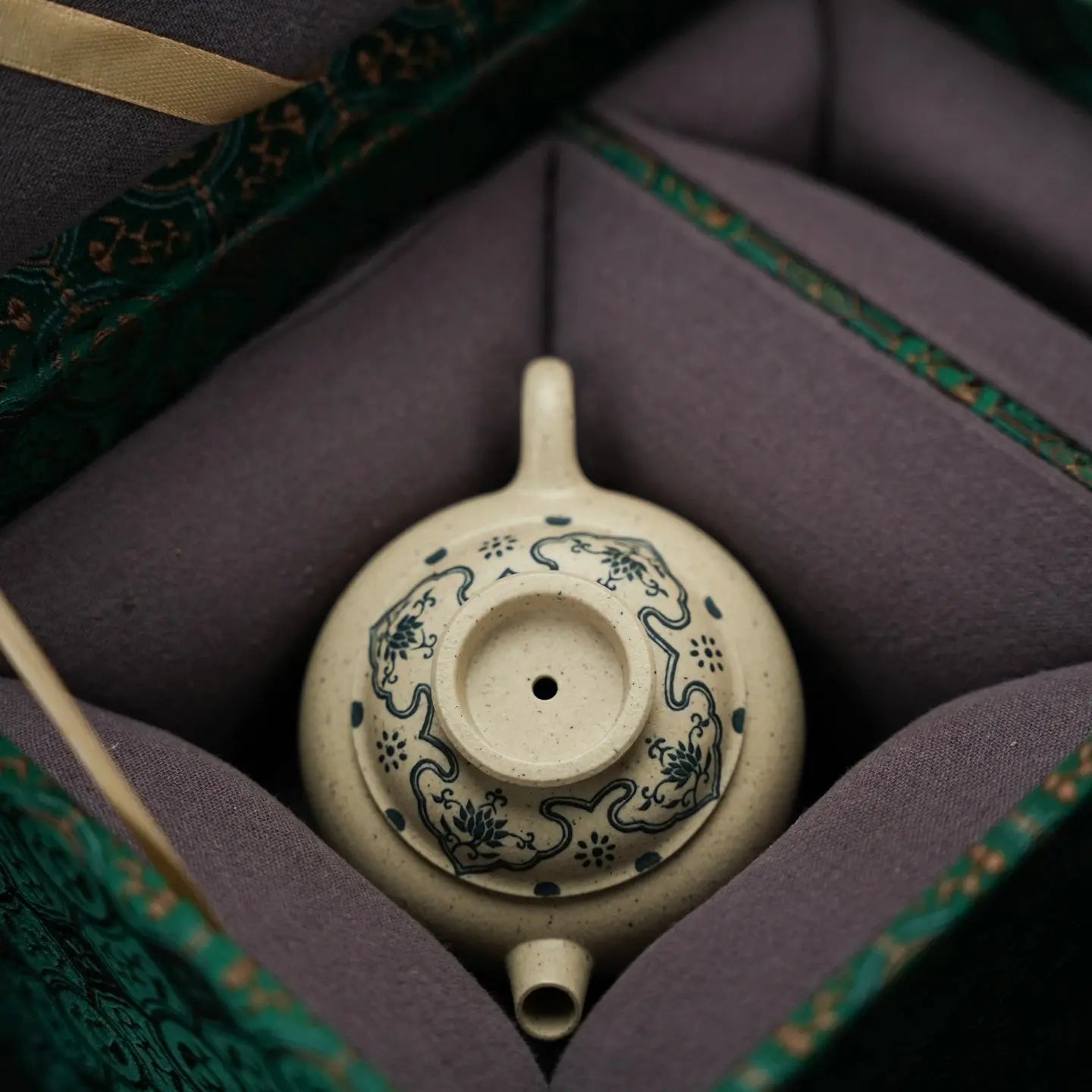Ju Lun 85cc - Yixing Handmade Teapot 江苏宜兴