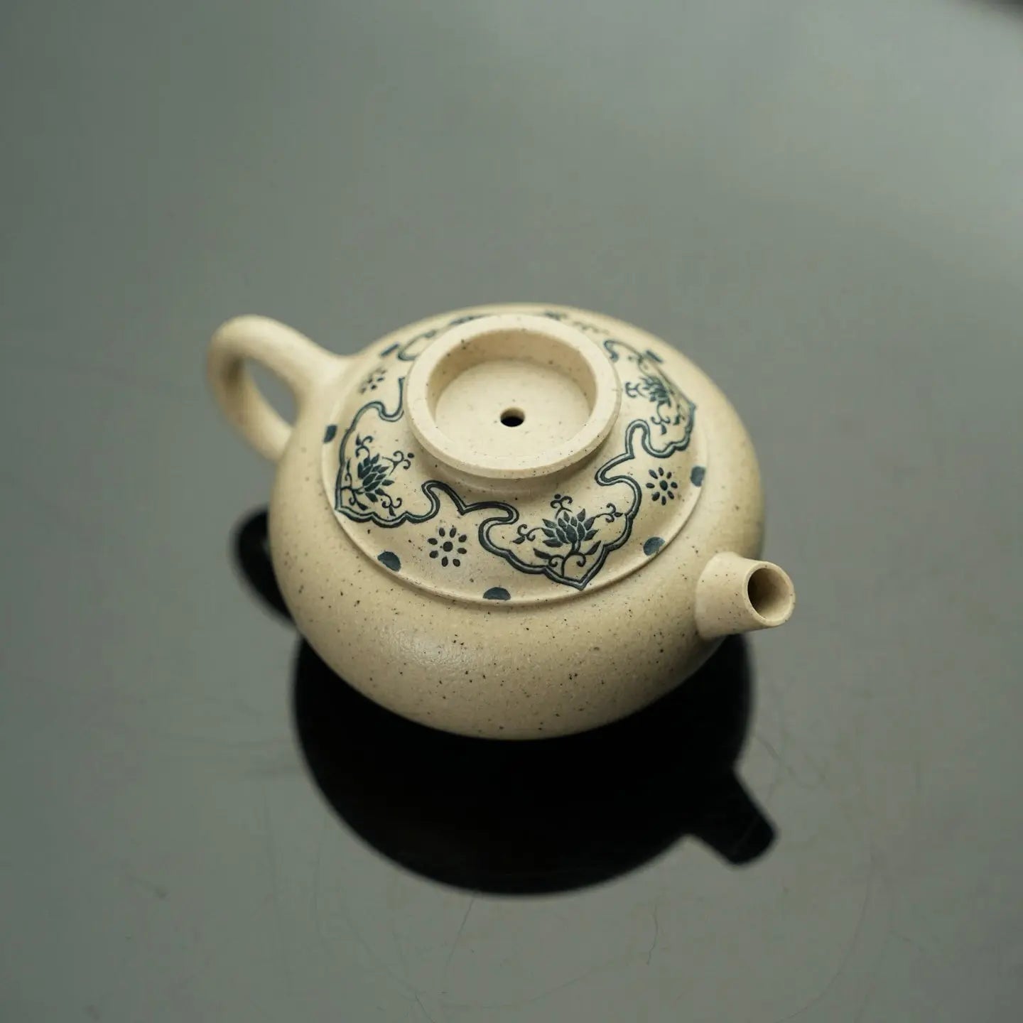 Ju Lun 85cc - Yixing Handmade Teapot 江苏宜兴