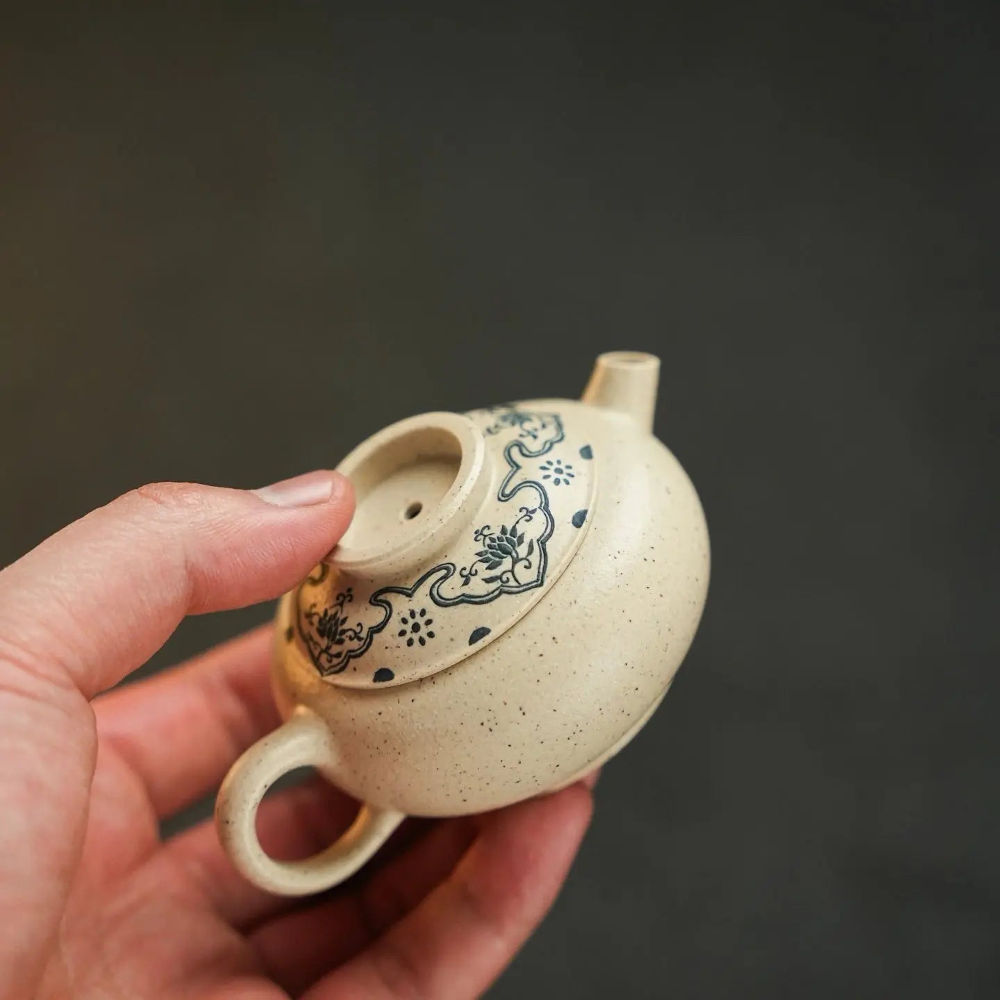 Ju Lun 85cc - Yixing Handmade Teapot 江苏宜兴