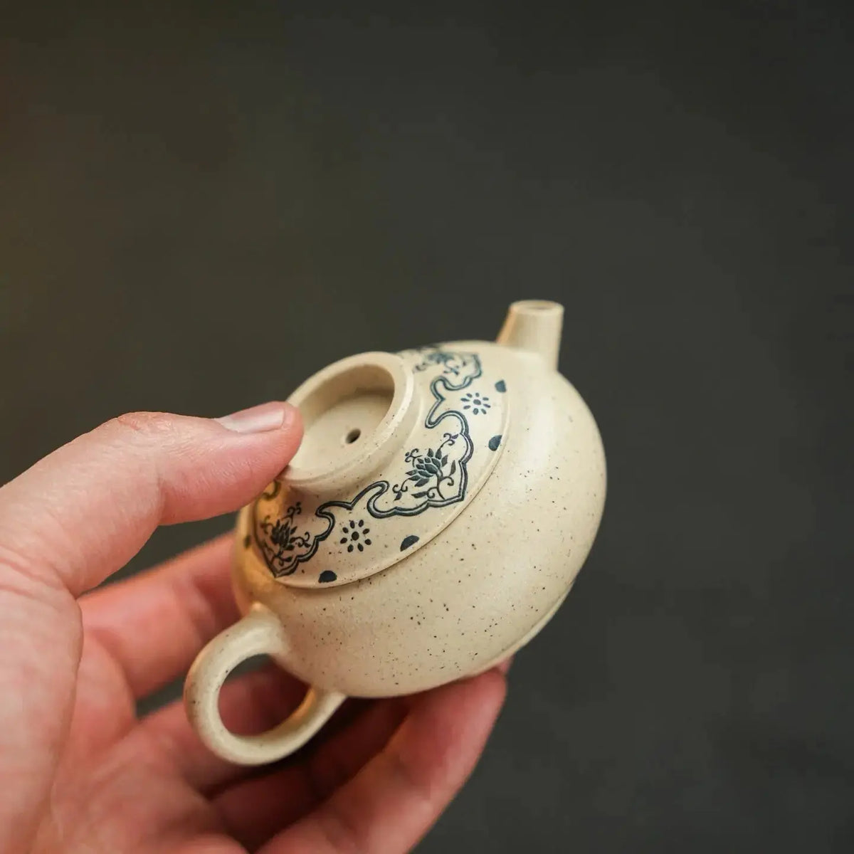 Ju Lun 85cc - Yixing Handmade Teapot 江苏宜兴