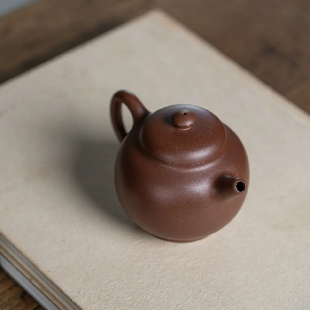 Jun Le 190cc - Yixing Handmade Teapot 江苏宜兴