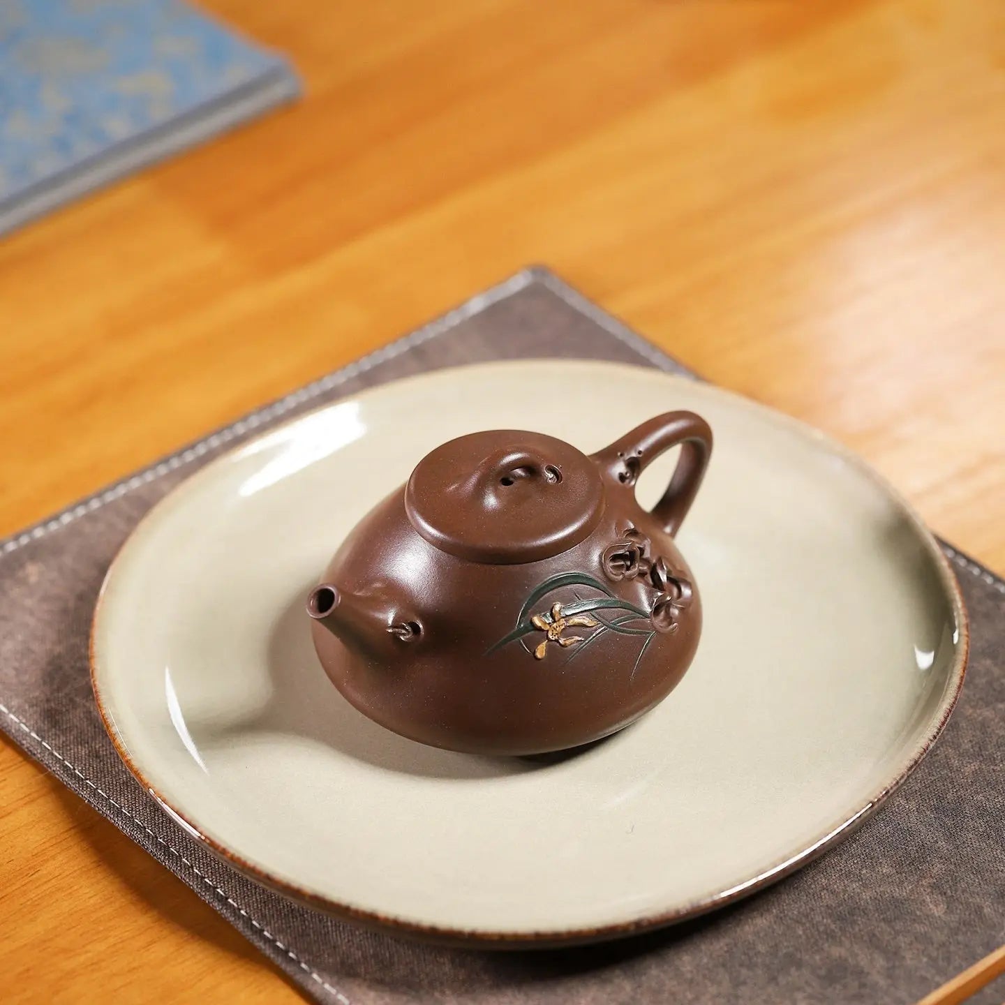 Lan Hua Shi Piao 160cc - Yixing Handmade Teapot 江苏宜兴