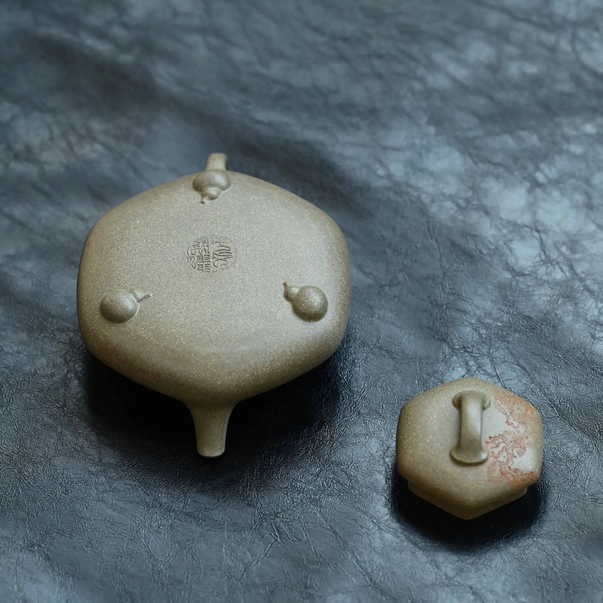 Le Piao 200cc - Yixing Handmade Teapot 江苏宜兴