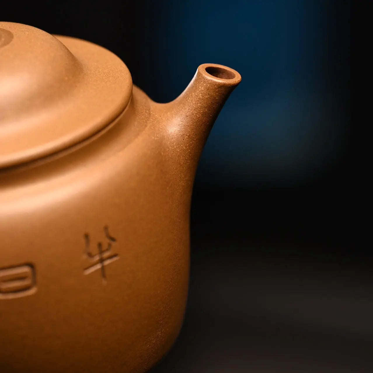 Li Mao 200cc - Yixing Handmade Teapot 江苏宜兴