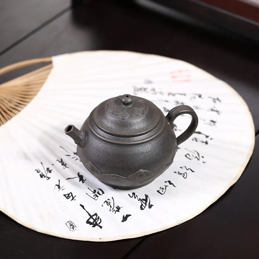 Lian Hua 125cc - Yixing Handmade Teapot 江苏宜兴