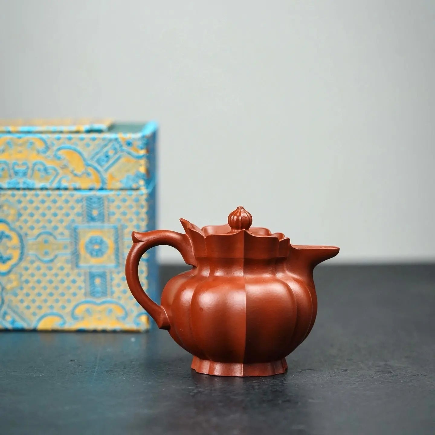 Lian Hua Seng Mao 160cc - Yixing Handmade Teapot 江苏宜兴