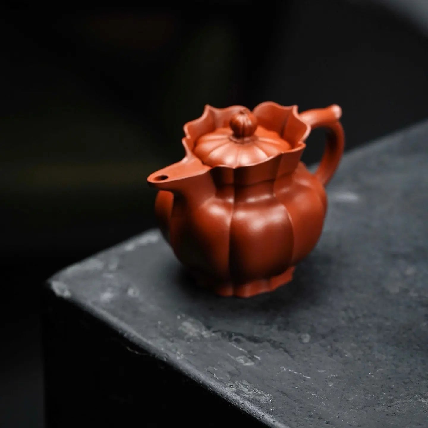 Lian Hua Seng Mao 160cc - Yixing Handmade Teapot 江苏宜兴