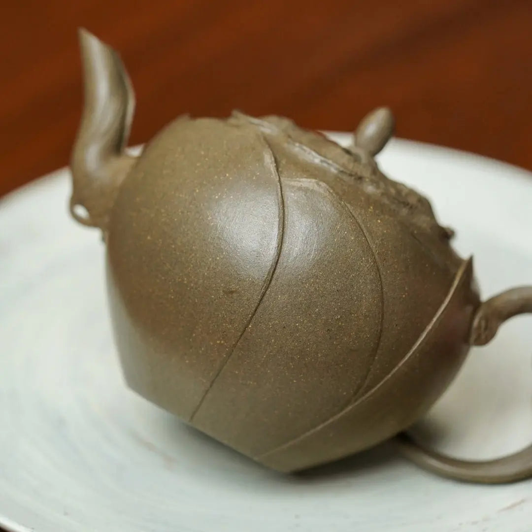 Lian Lian Gao Sheng 200cc - Yixing Handmade Teapot 江苏宜兴