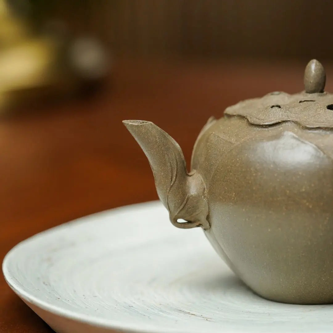 Lian Lian Gao Sheng 200cc - Yixing Handmade Teapot 江苏宜兴
