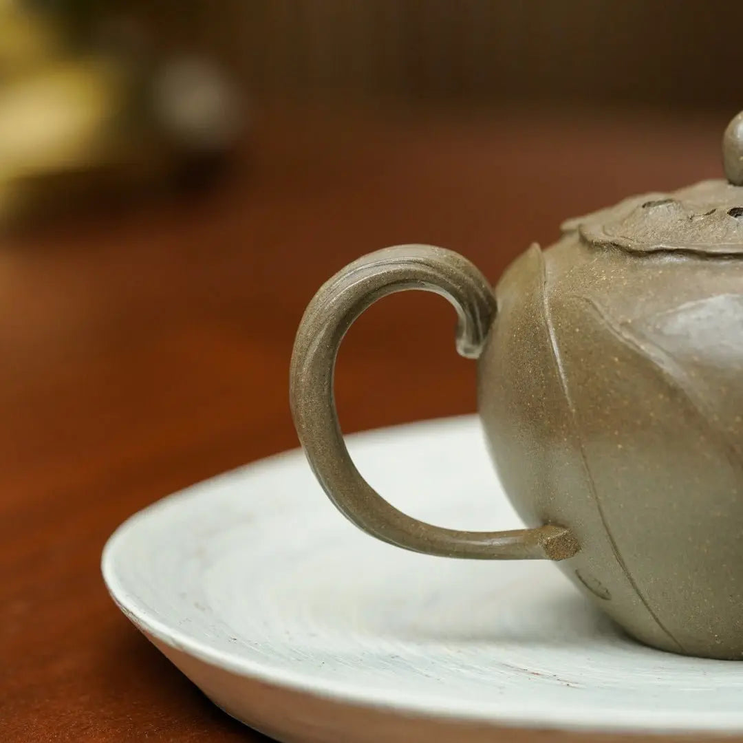 Lian Lian Gao Sheng 200cc - Yixing Handmade Teapot 江苏宜兴