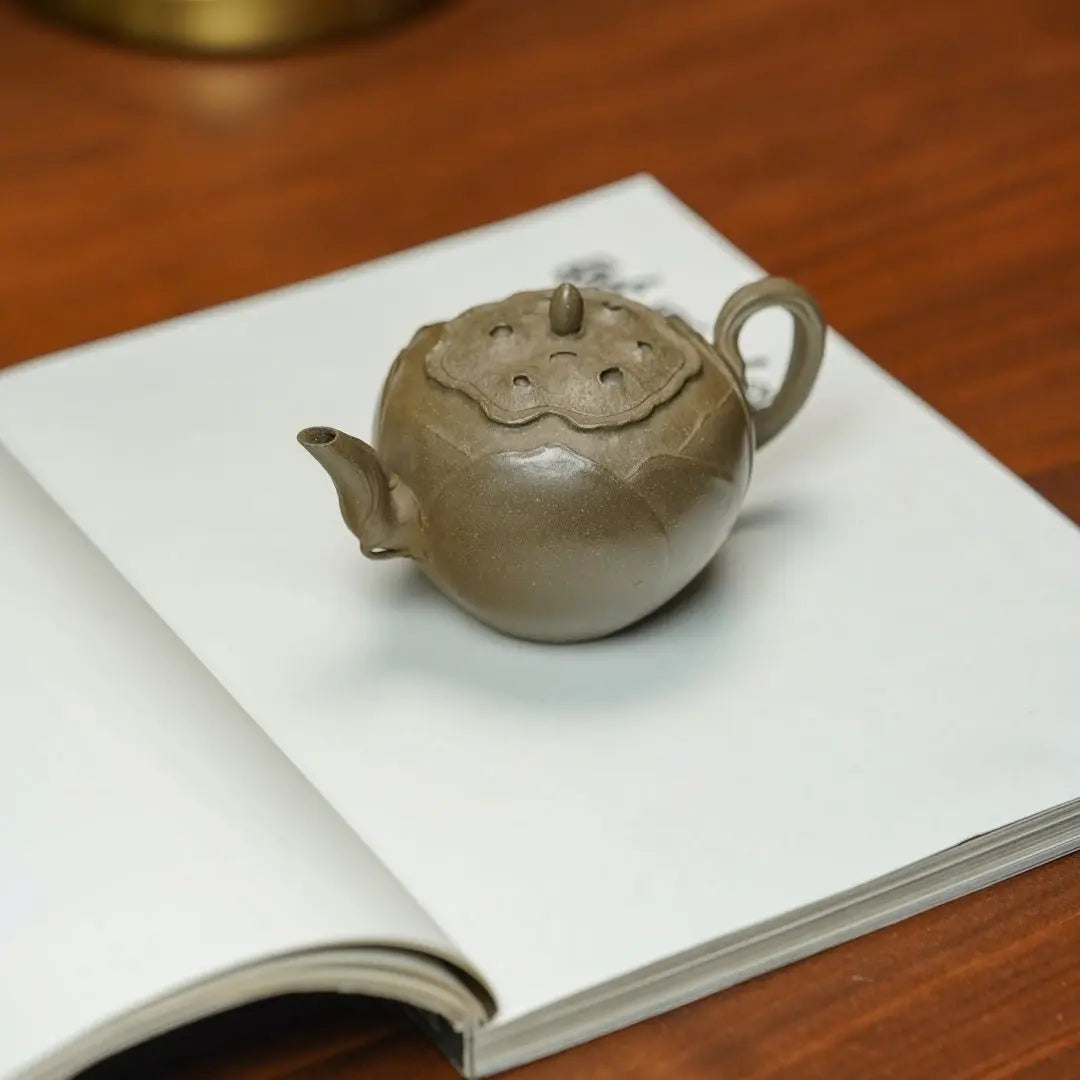 Lian Lian Gao Sheng 200cc - Yixing Handmade Teapot 江苏宜兴