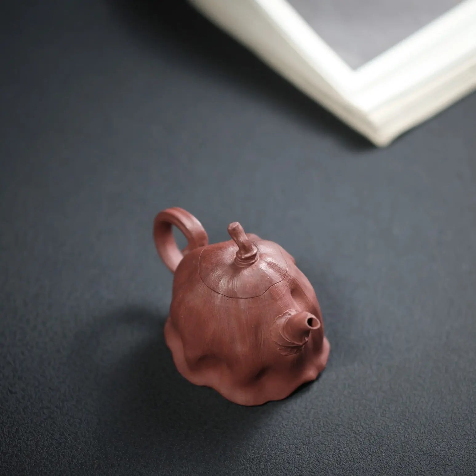 Lian Peng 165cc - Yixing Handmade Teapot 江苏宜兴