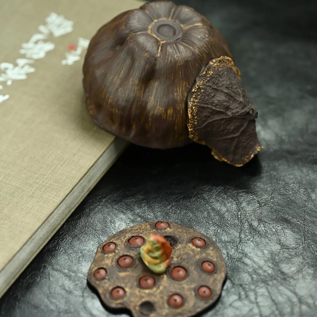 Lian Peng Set 250cc - Yixing Handmade Teapot 江苏宜兴