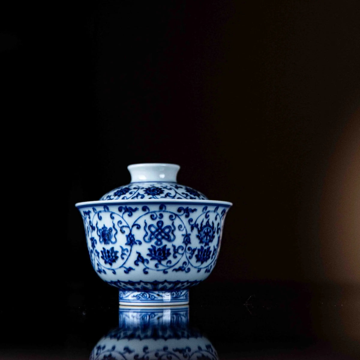 Lian Tuo Ba Bao 150cc - Jing De Zhen Porcelain Gaiwan zycschina