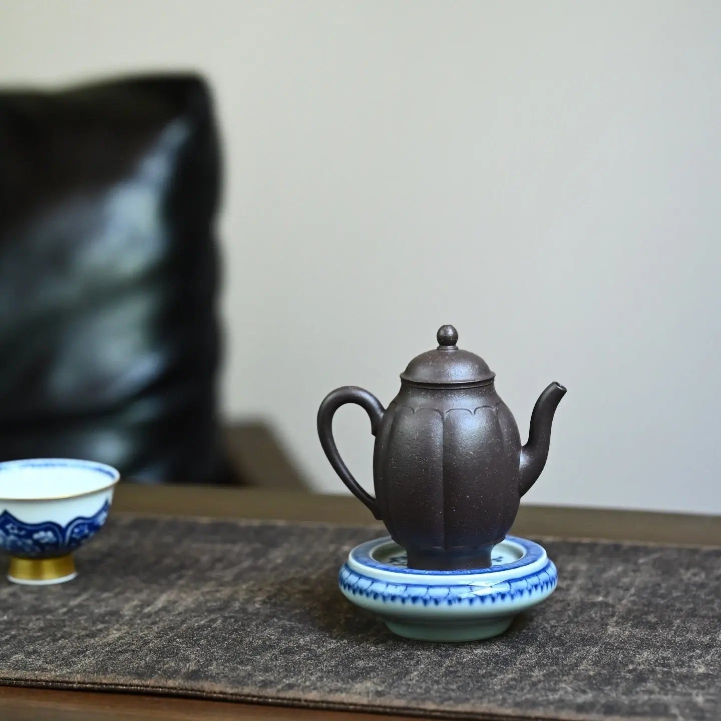 Lian Yun Sheng Xiang 100cc - Yixing Handmade Teapot 江苏宜兴