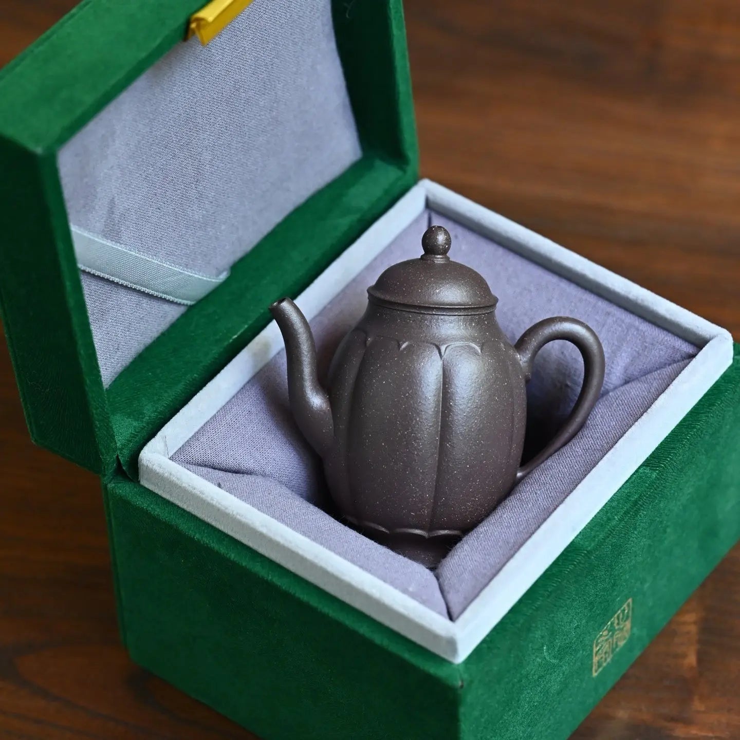 Lian Yun Sheng Xiang 100cc - Yixing Handmade Teapot 江苏宜兴