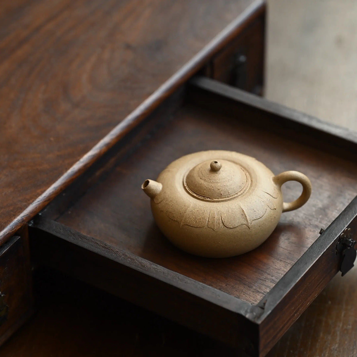 Lian Yun Sheng Xiang 85cc - Yixing Handmade Teapot 江苏宜兴