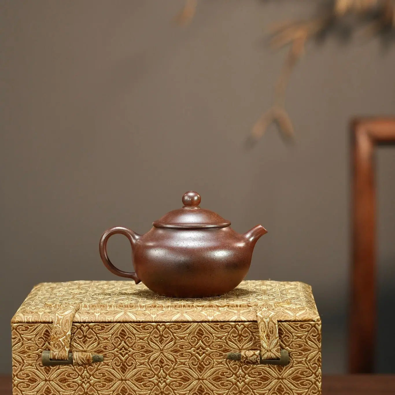 Lian Zi 150cc - Yixing Handmade Teapot 江苏宜兴