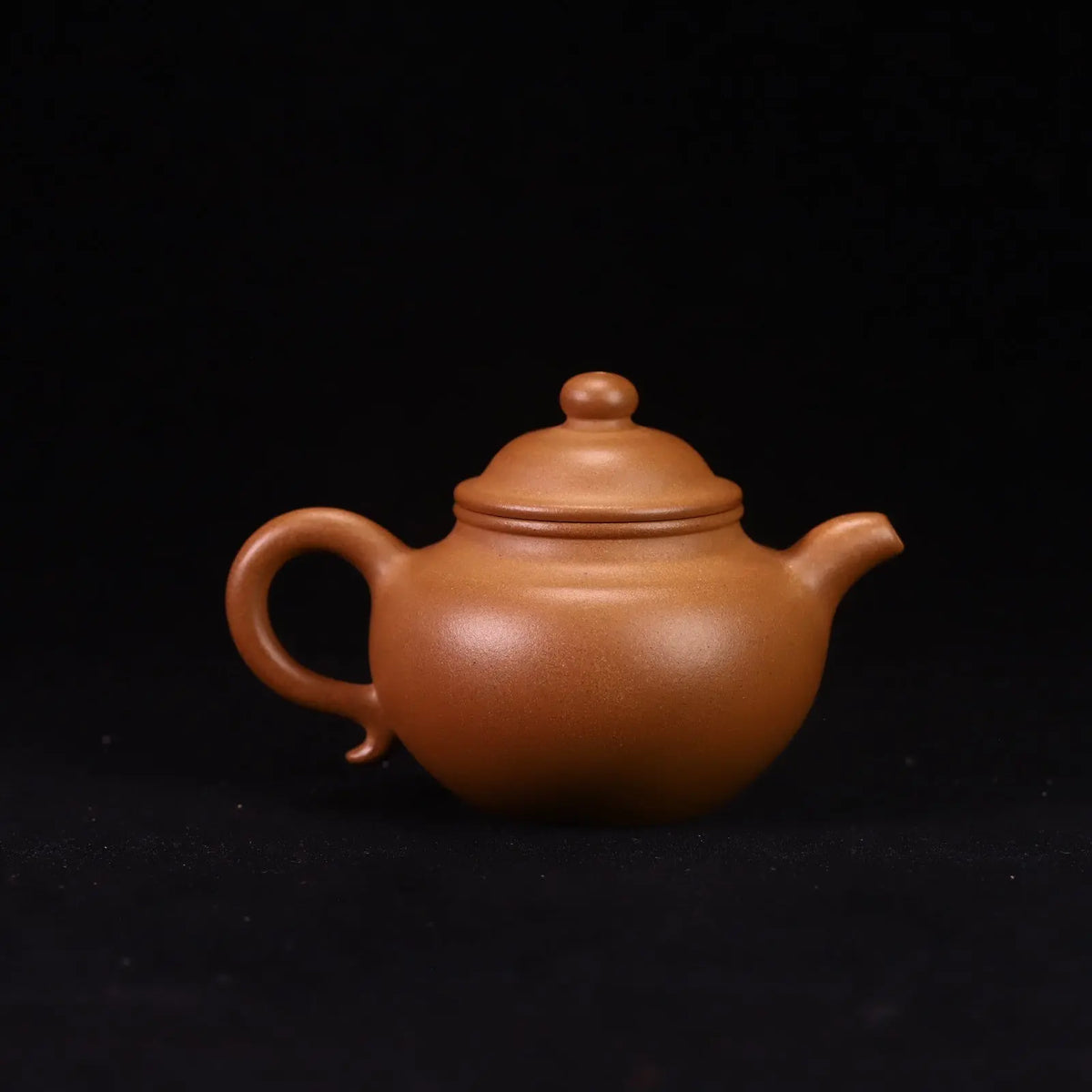 Lian Zi 150cc - Yixing Handmade Teapot 江苏宜兴