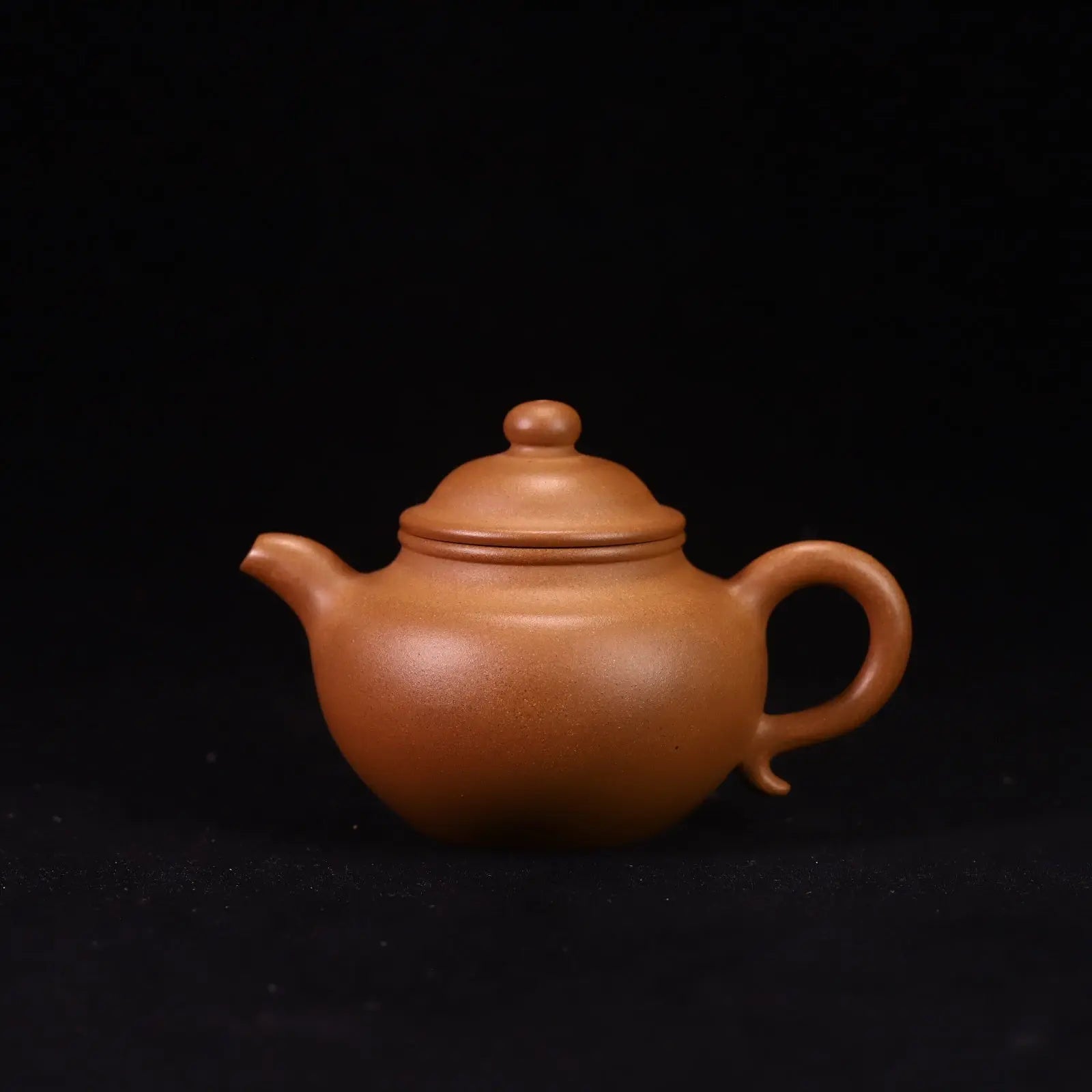 Lian Zi 150cc - Yixing Handmade Teapot 江苏宜兴