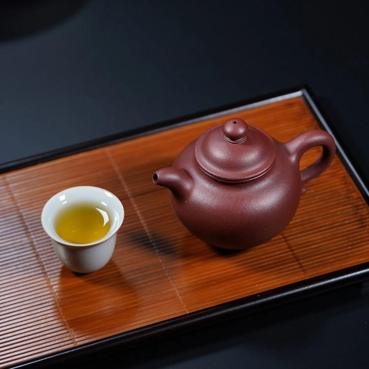 Lian Zi 200cc - Yixing Handmade Teapot 江苏宜兴