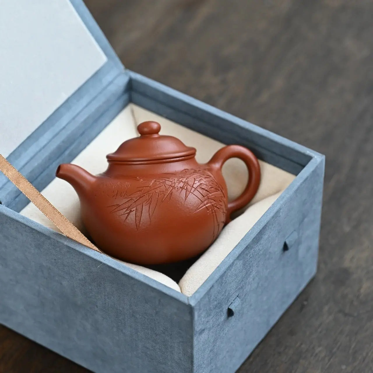 Lian Zi 210cc - Yixing Handmade Teapot 江苏宜兴
