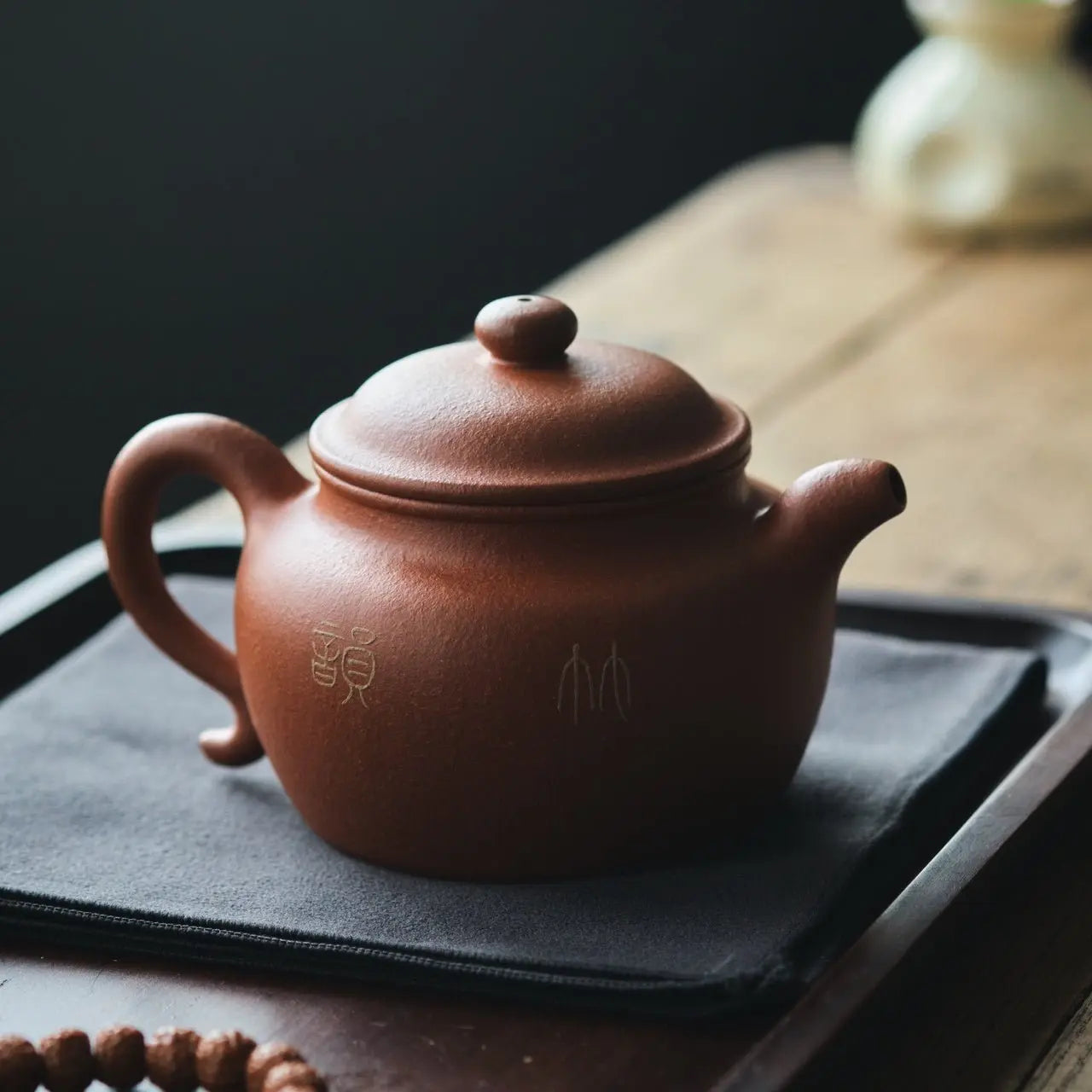 Lian Zi Hu 240cc - Yixing Handmade Teapot 江苏宜兴