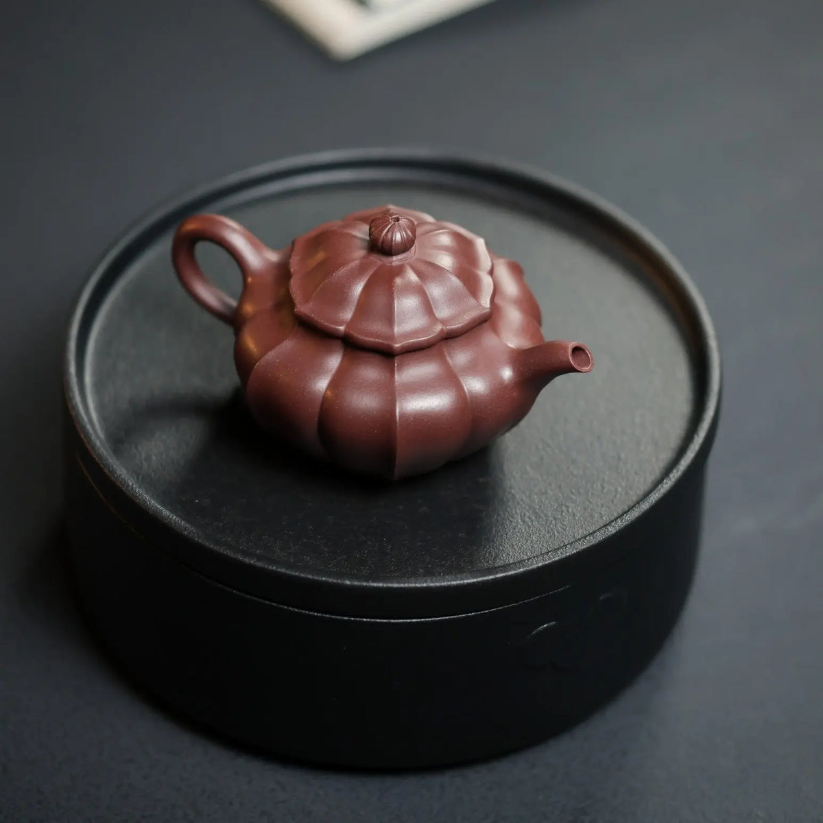 Ling Hua 200cc - Yixing Handmade Teapot 江苏宜兴