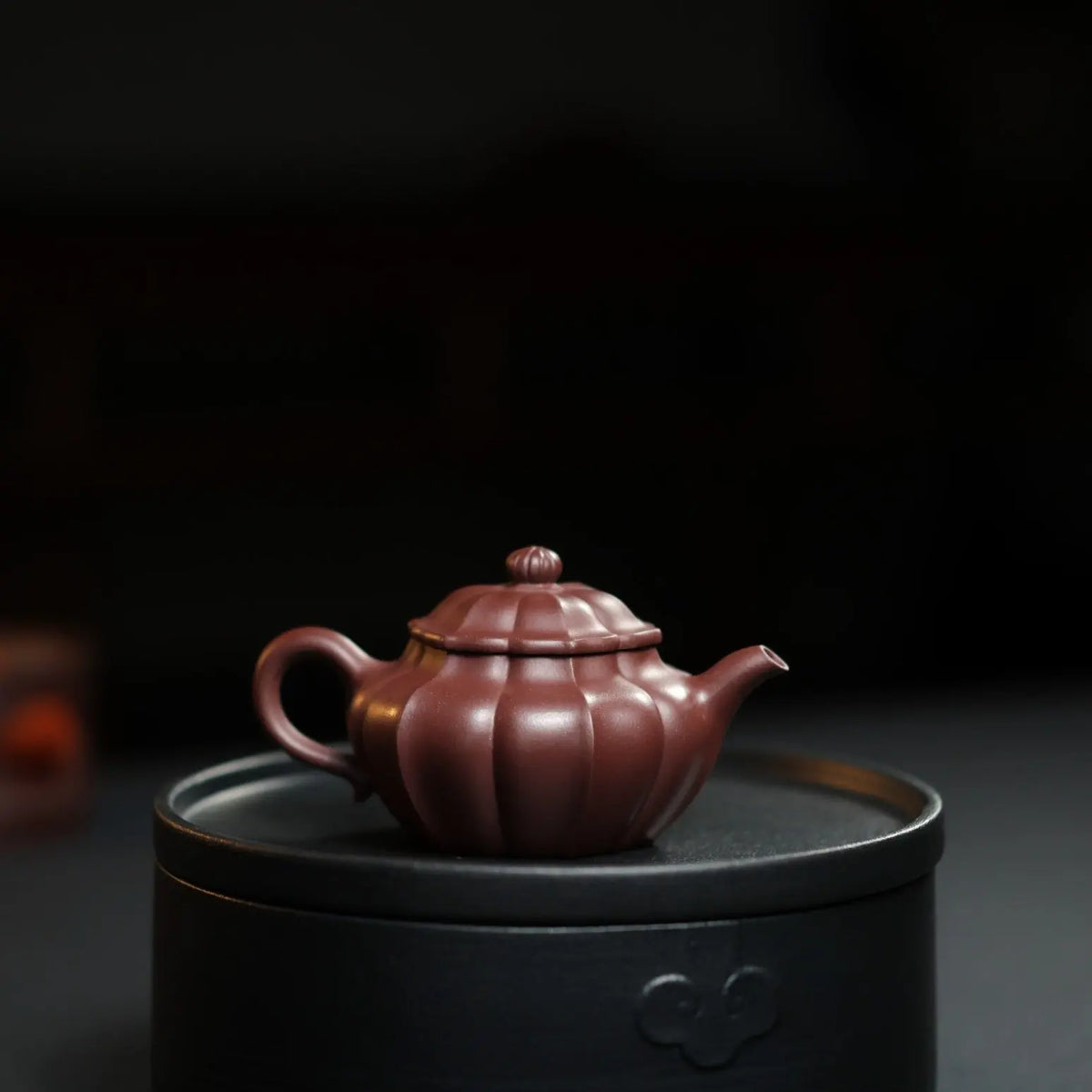 Ling Hua 200cc - Yixing Handmade Teapot 江苏宜兴