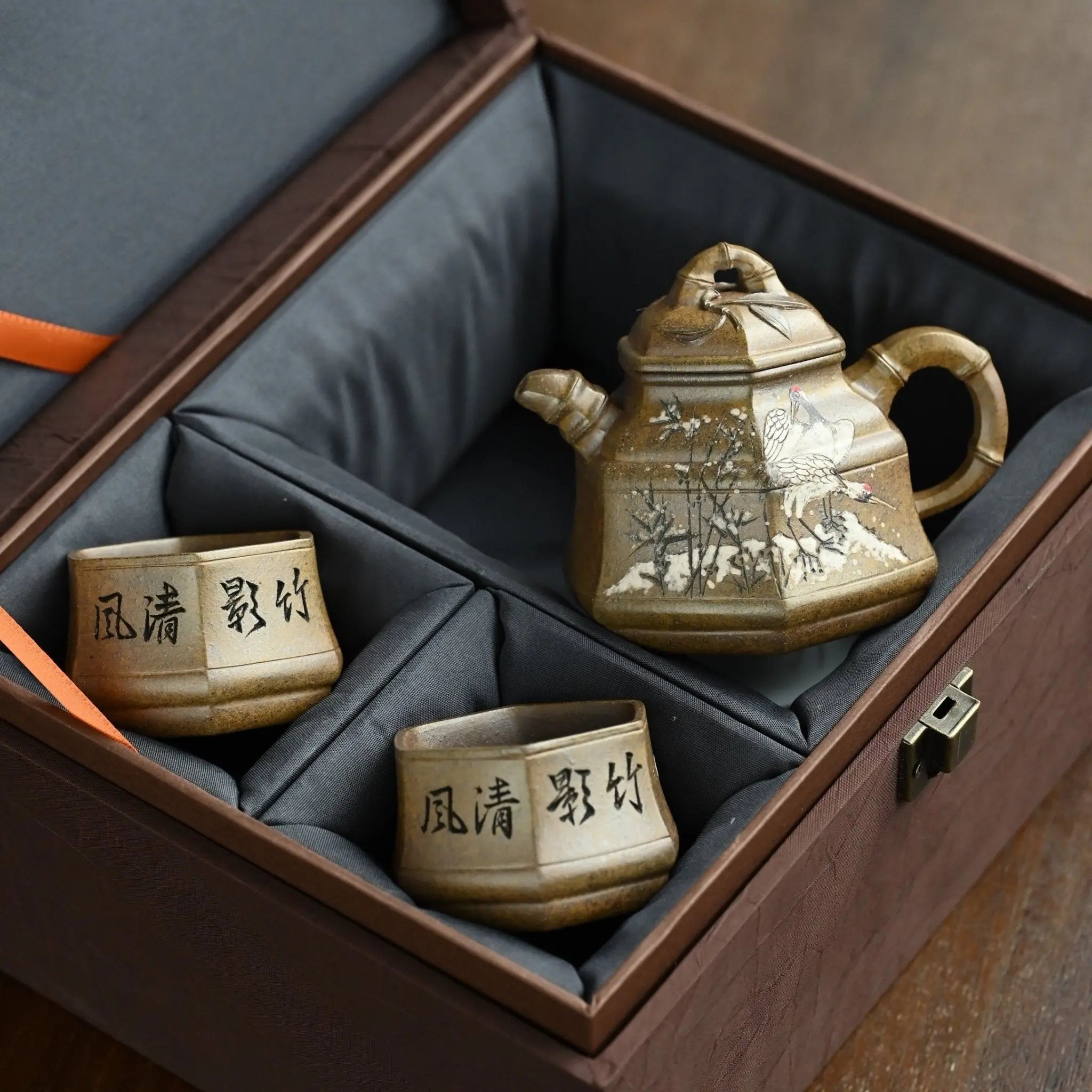 Liu Ban Zhu Ding 160cc - Yixing Handmade Teapot 江苏宜兴