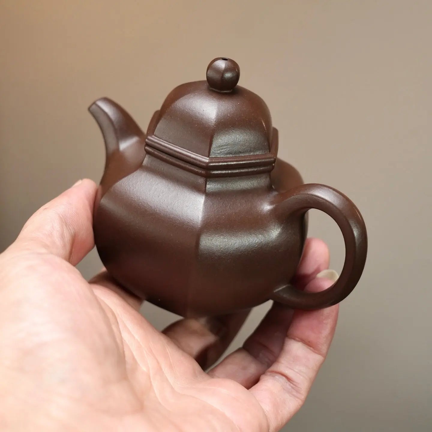 Liu Fang Duo Qiu 160cc - Yixing Handmade Teapot 江苏宜兴