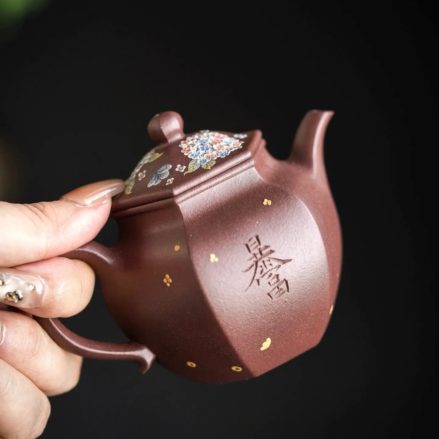 Liu Fang Gong Deng 180cc - Yixing Handmade Teapot 江苏宜兴