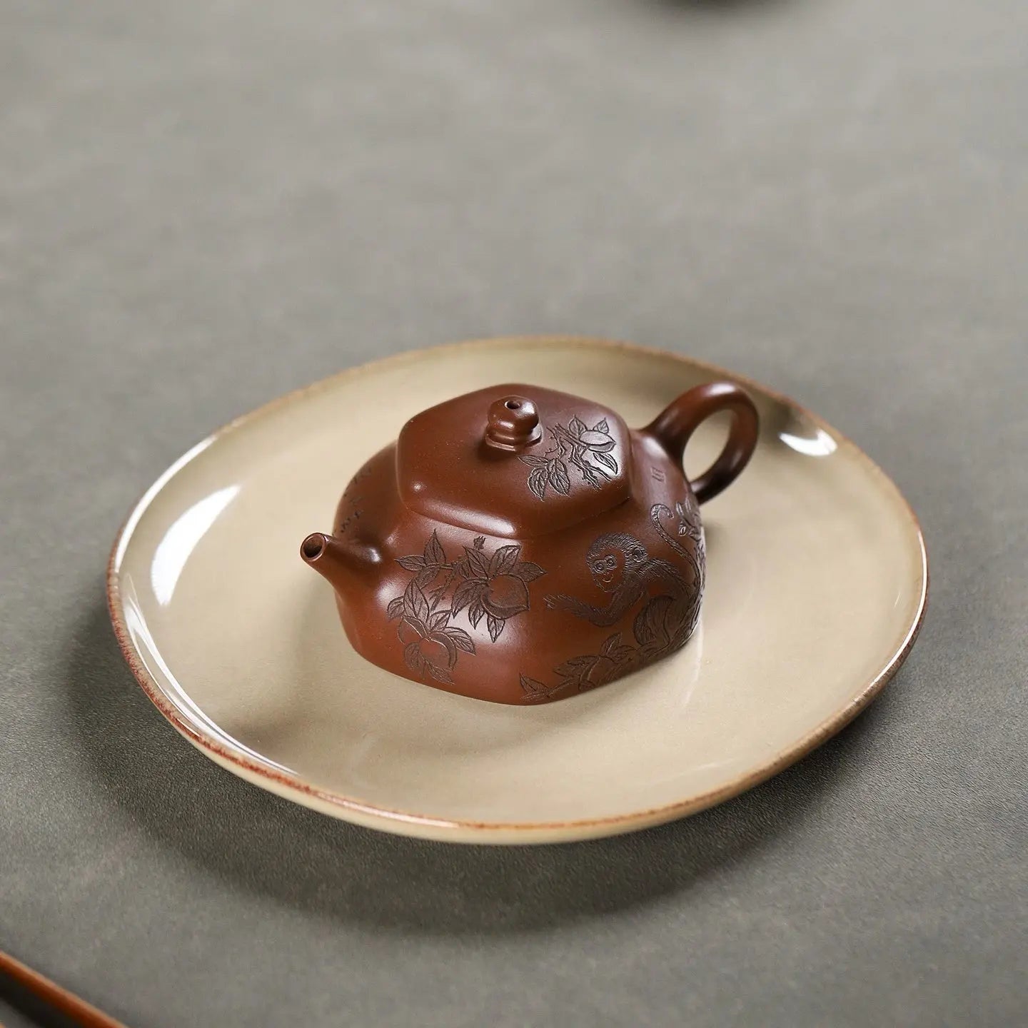 Liu Fang Jing Le 190cc - Yixing Handmade Teapot 江苏宜兴
