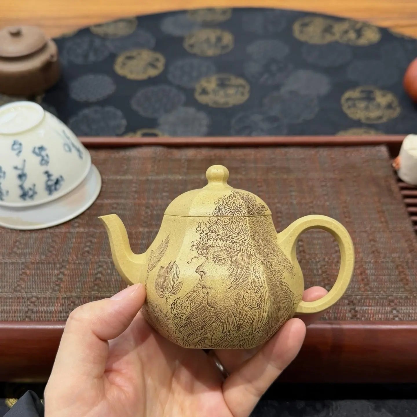 Liu Fang Li Xing 160cc - Yixing Handmade Teapot 江苏宜兴