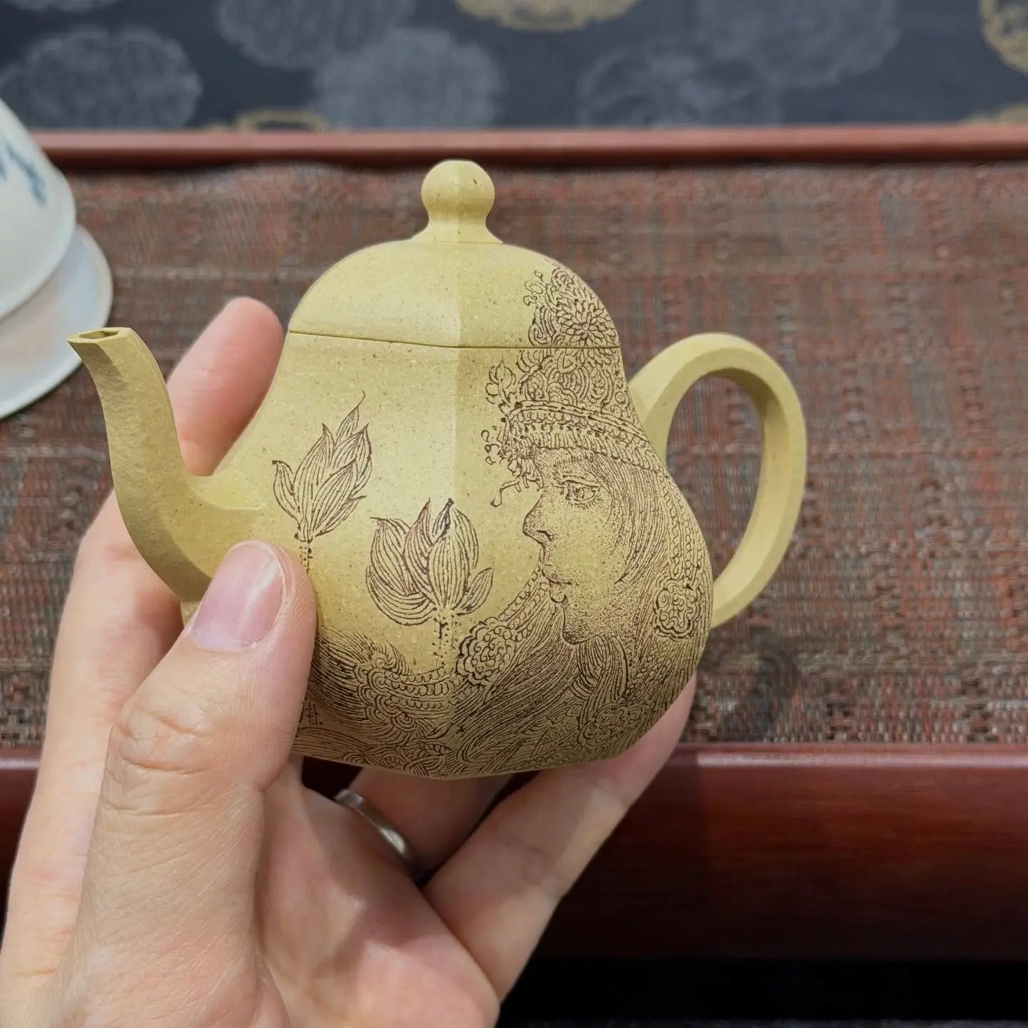 Liu Fang Li Xing 160cc - Yixing Handmade Teapot 江苏宜兴