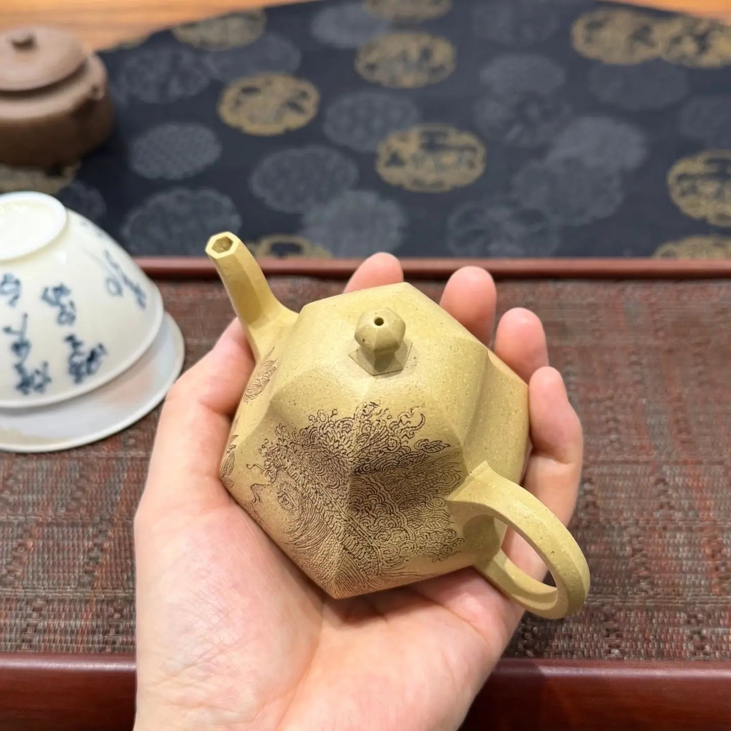 Liu Fang Li Xing 160cc - Yixing Handmade Teapot 江苏宜兴
