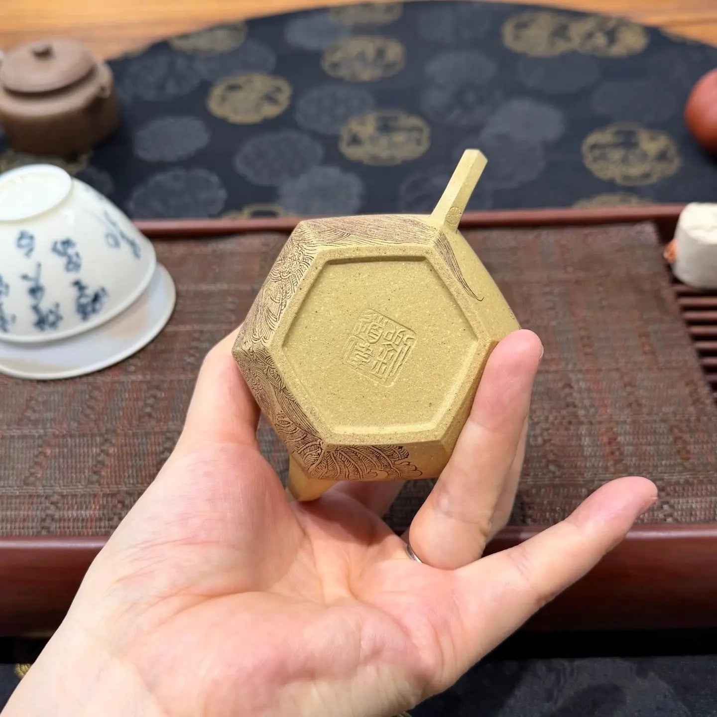 Liu Fang Li Xing 160cc - Yixing Handmade Teapot 江苏宜兴