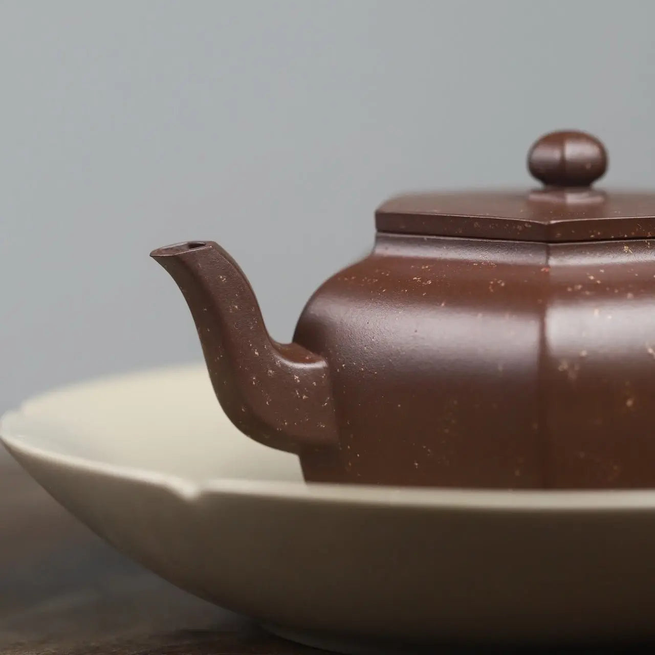 Liu Fang Lian Zi 160cc - Yixing Handmade Teapot 江苏宜兴