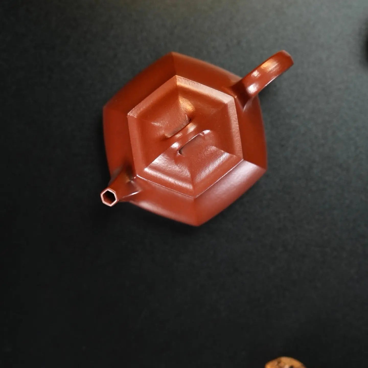 Liu Fang Ling Zhu 170cc - Yixing Handmade Teapot 江苏宜兴