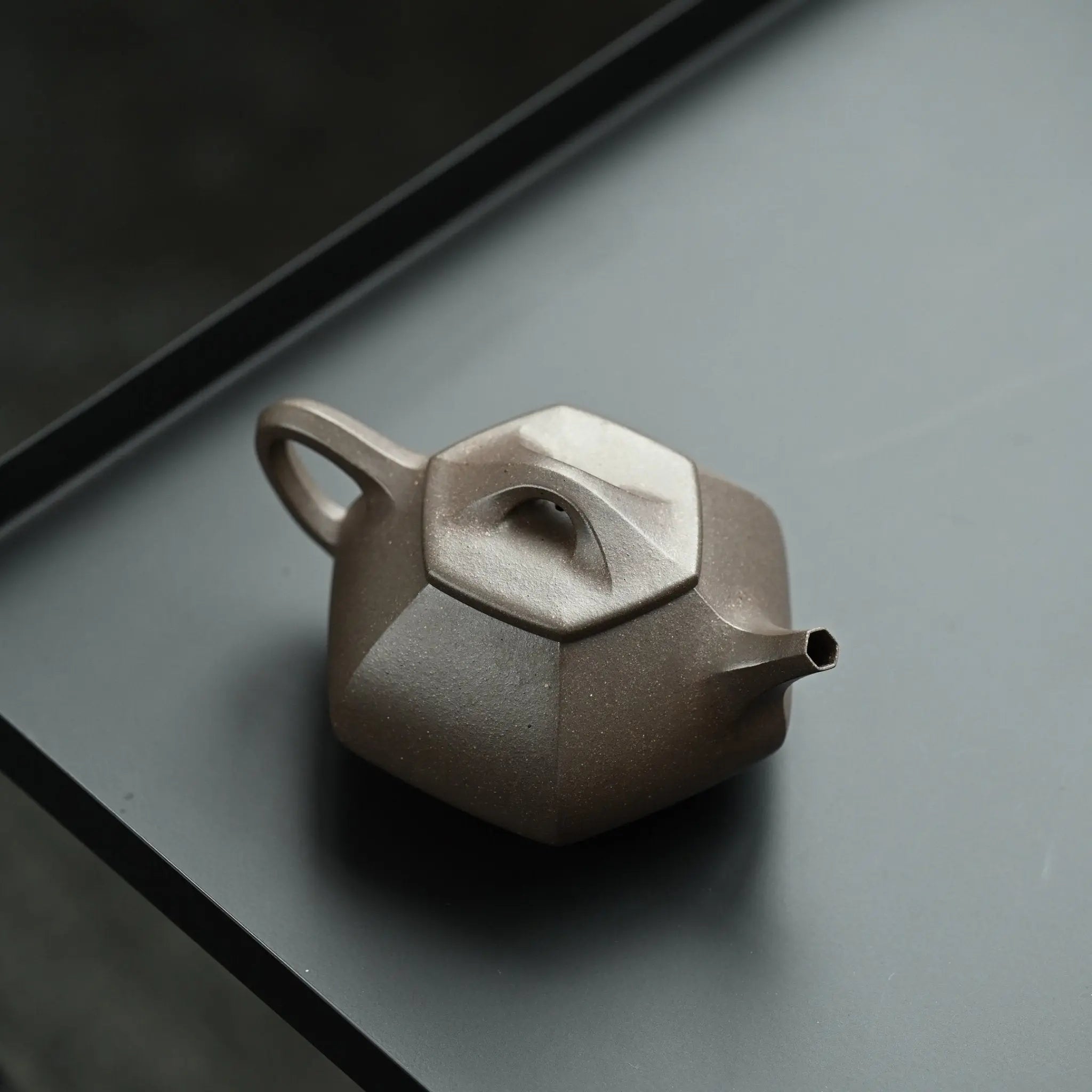 Liu Fang Man Piao 210cc - Yixing Handmade Teapot 江苏宜兴