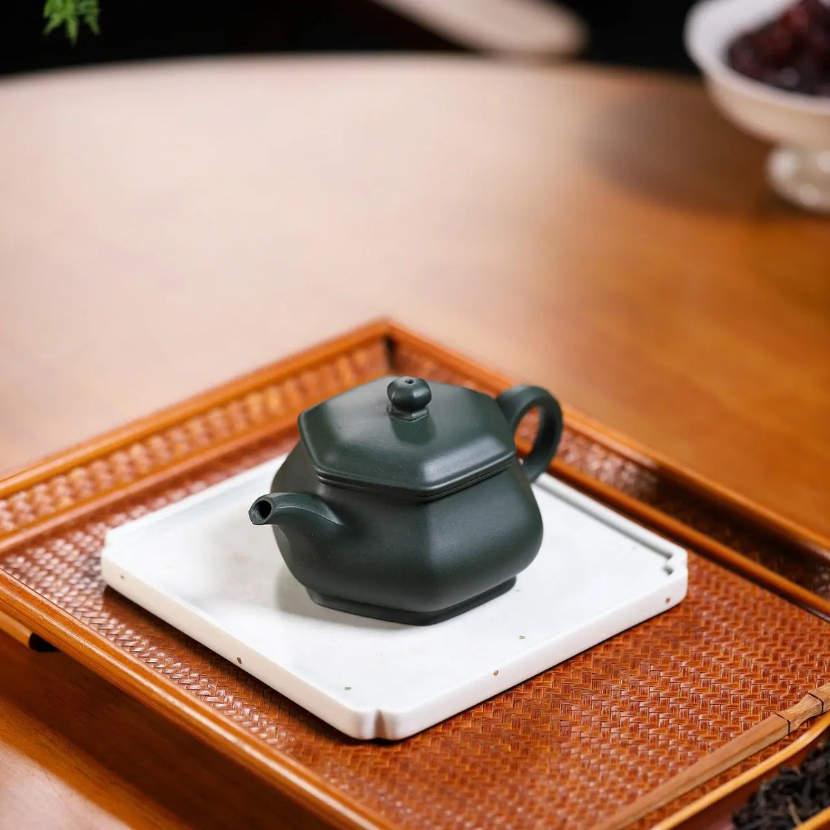 Liu Fang Ming Lu 190cc - Yixing Handmade Teapot 江苏宜兴