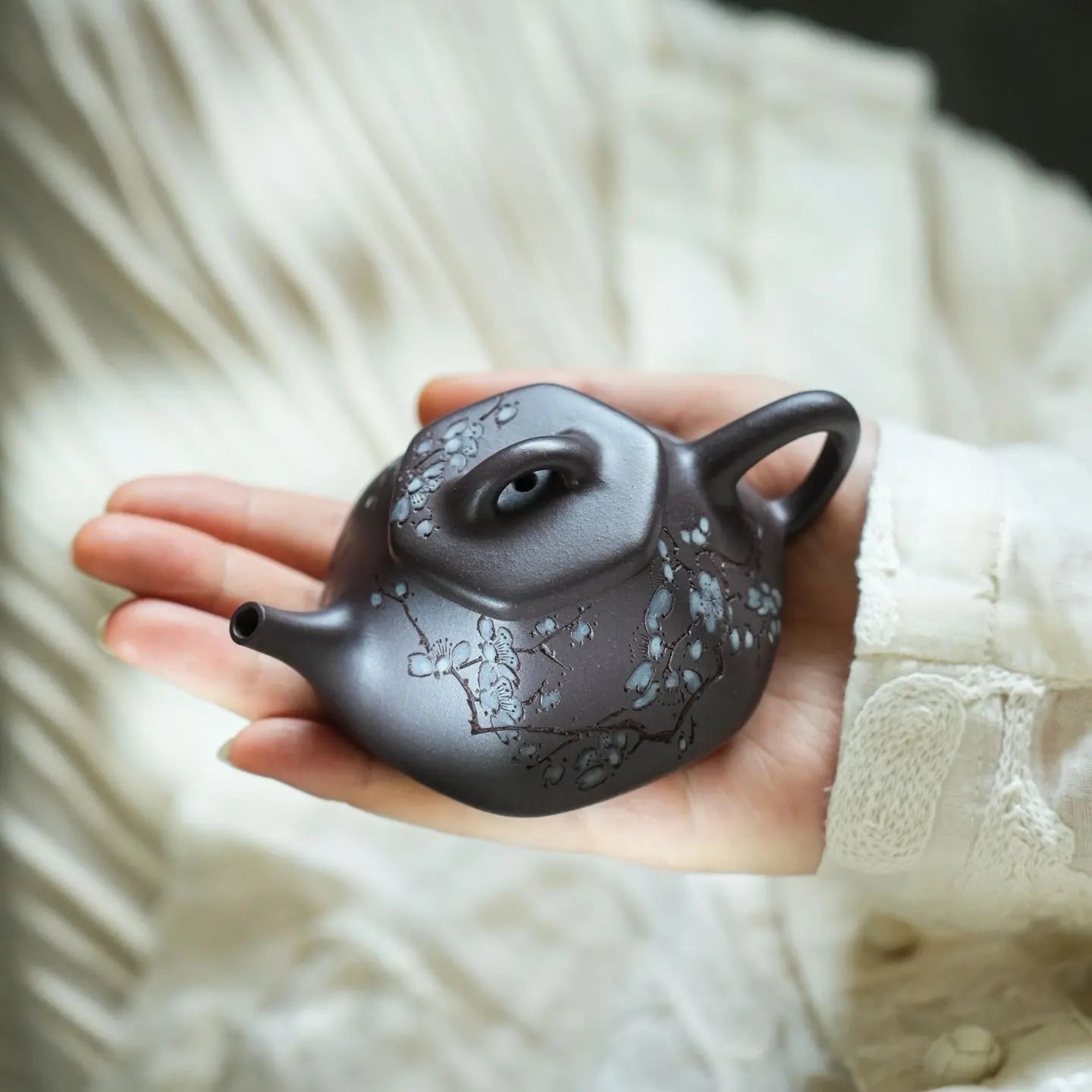Liu Fang Shi Piao 110cc - Yixing Handmade Teapot 江苏宜兴