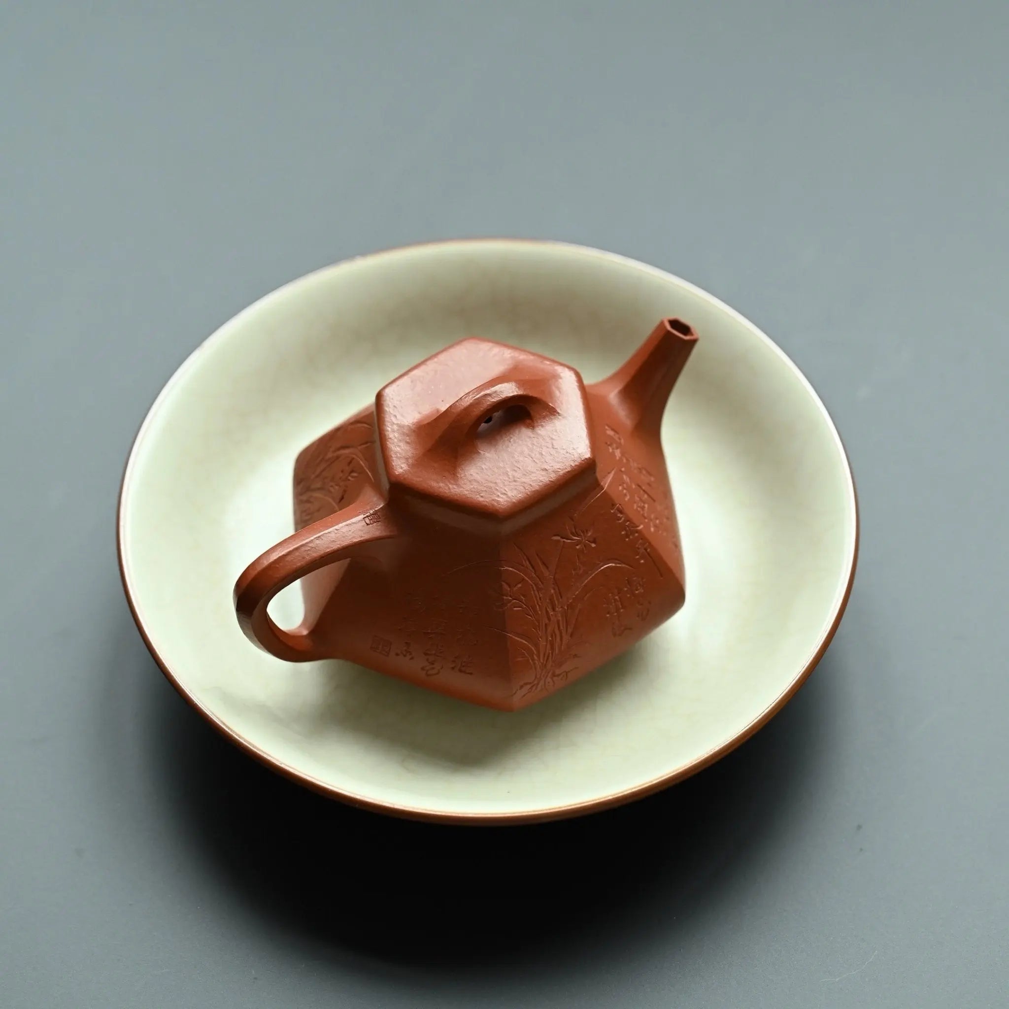 Liu Fang Shi Piao 130cc - Yixing Handmade Teapot 江苏宜兴