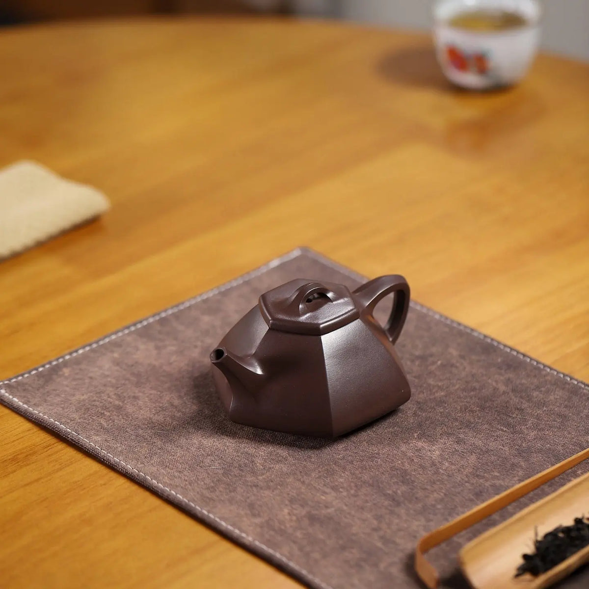 Liu Fang Shi Piao 180cc - Yixing Handmade Teapot 江苏宜兴